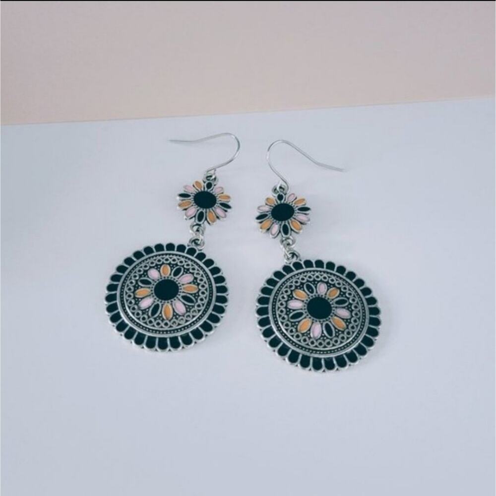 Flower sun medallion boho earrings black